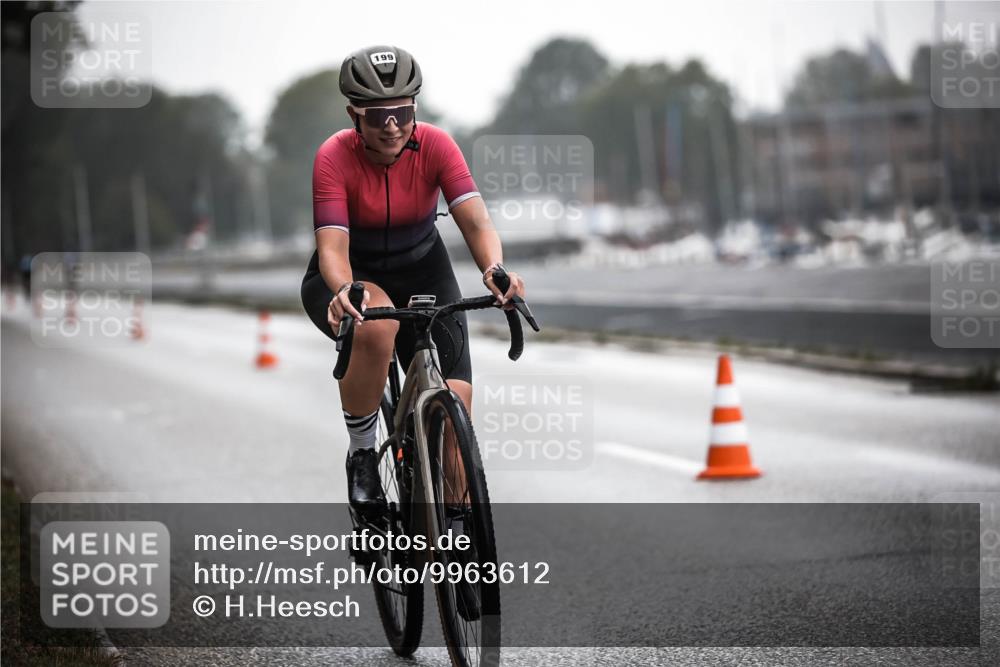 16.08.2026 - KN Förde Triathlon 2026 H.Heesch http://msf.ph/oto/9963612 16.08.2026 09:31:48 Radfahren 106, 143, 199, 242 meine-sportfotos.de