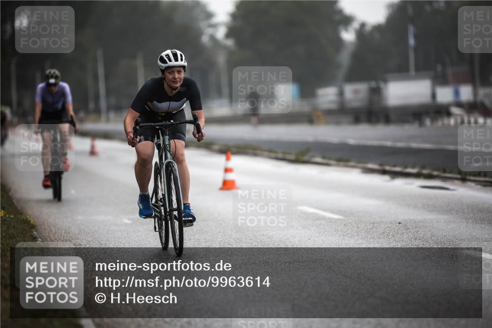 16.08.2026 - KN Förde Triathlon 2026 H.Heesch http://msf.ph/oto/9963614 16.08.2026 09:31:53 Radfahren 106, 140, 242, 245 meine-sportfotos.de