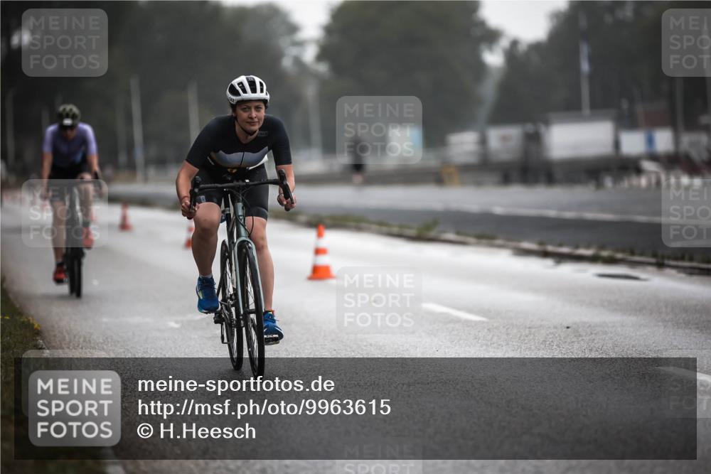 16.08.2026 - KN Förde Triathlon 2026 H.Heesch http://msf.ph/oto/9963615 16.08.2026 09:31:53 Radfahren 106, 140, 242, 245 meine-sportfotos.de
