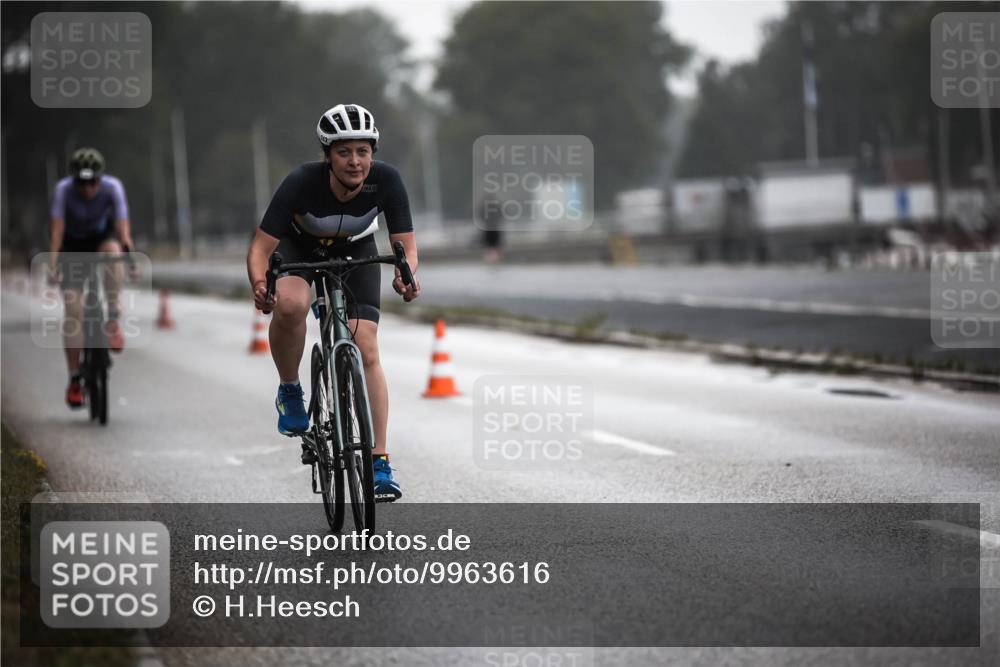 16.08.2026 - KN Förde Triathlon 2026 H.Heesch http://msf.ph/oto/9963616 16.08.2026 09:31:53 Radfahren 106, 140, 242, 245 meine-sportfotos.de