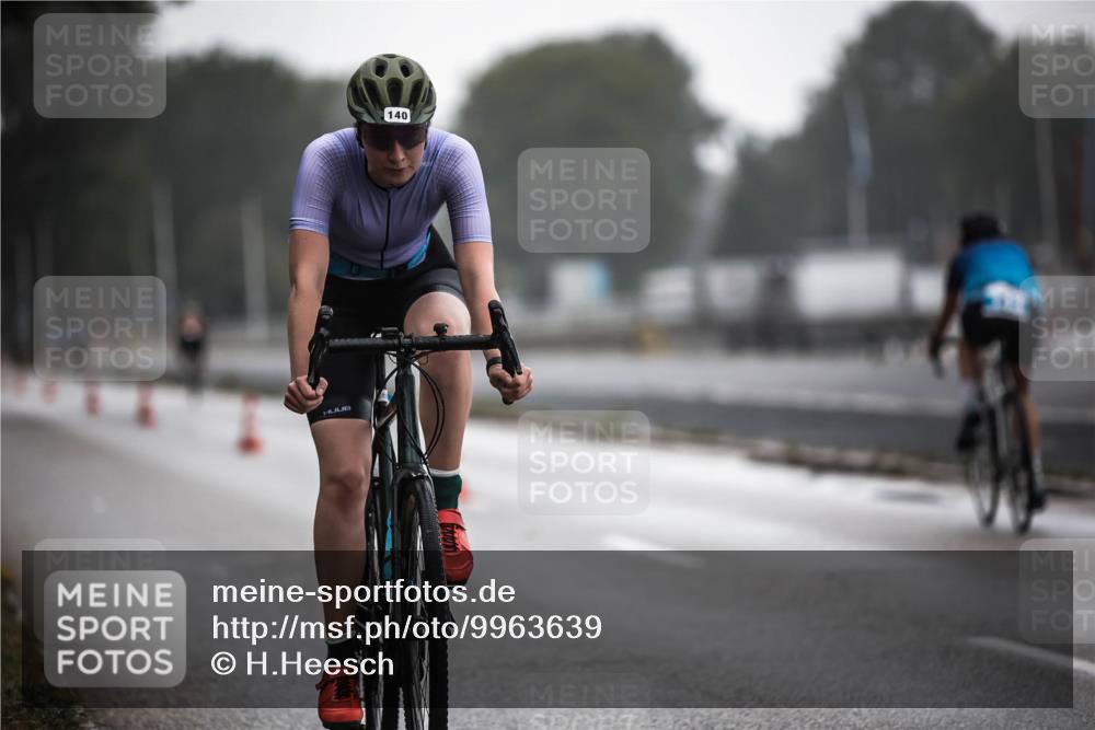16.08.2026 - KN Förde Triathlon 2026 H.Heesch http://msf.ph/oto/9963639 16.08.2026 09:31:55 Radfahren 104, 106, 140, 242, 245 meine-sportfotos.de