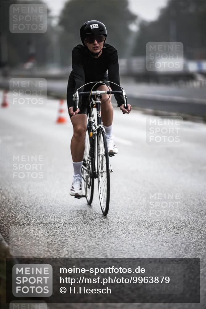16.08.2026 - KN Förde Triathlon 2026 H.Heesch http://msf.ph/oto/9963879 16.08.2026 09:33:04 Radfahren 135, 235, 254 meine-sportfotos.de