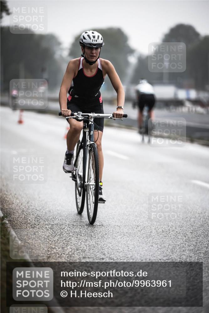 16.08.2026 - KN Förde Triathlon 2026 H.Heesch http://msf.ph/oto/9963961 16.08.2026 09:33:40 Radfahren 170, 219, 236 meine-sportfotos.de