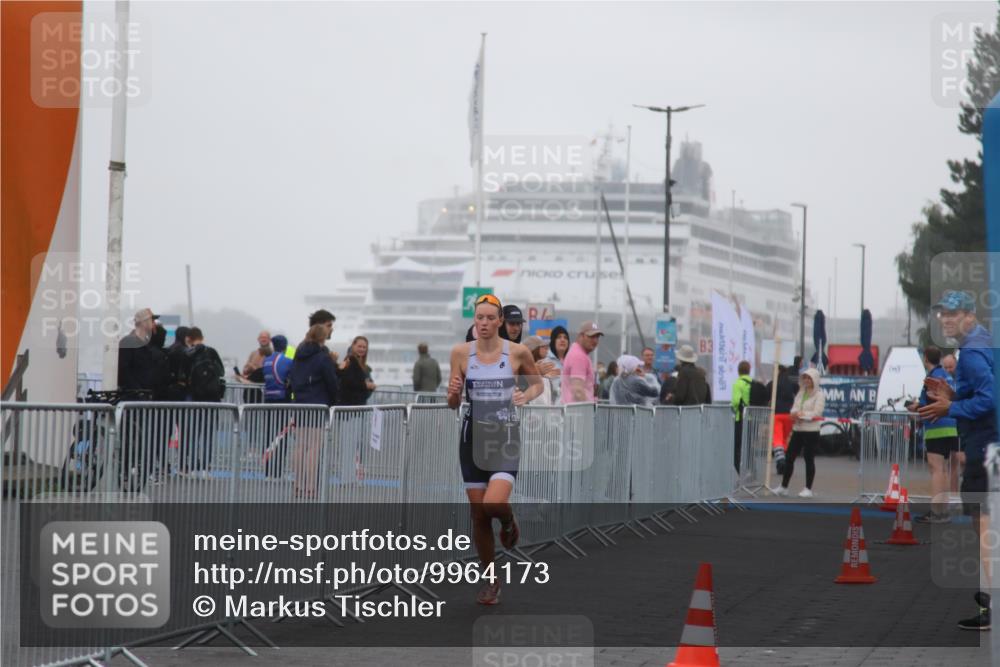 16.08.2026 - KN Förde Triathlon 2026 Markus Tischler http://msf.ph/oto/9964173 16.08.2026 09:50:15 Ziel  meine-sportfotos.de