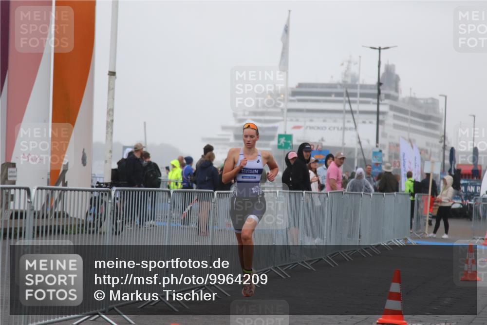 16.08.2026 - KN Förde Triathlon 2026 Markus Tischler http://msf.ph/oto/9964209 16.08.2026 09:50:15 Ziel  meine-sportfotos.de