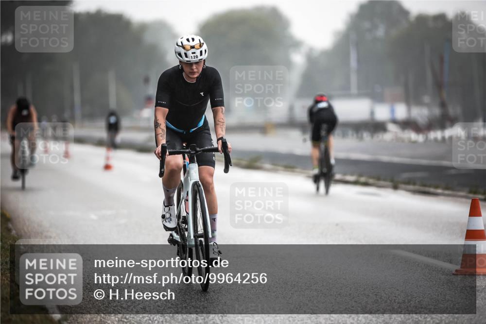 16.08.2026 - KN Förde Triathlon 2026 H.Heesch http://msf.ph/oto/9964256 16.08.2026 09:34:46 Radfahren 102, 120, 154, 155, 188, 265 meine-sportfotos.de