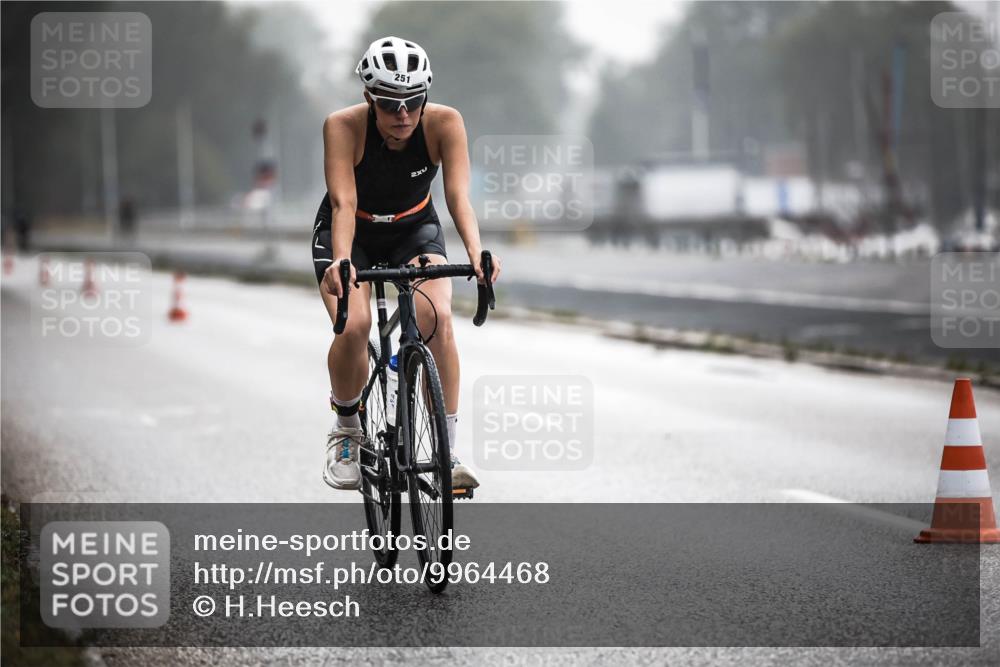 16.08.2026 - KN Förde Triathlon 2026 H.Heesch http://msf.ph/oto/9964468 16.08.2026 09:35:29 Radfahren 112, 123, 131, 172, 251 meine-sportfotos.de