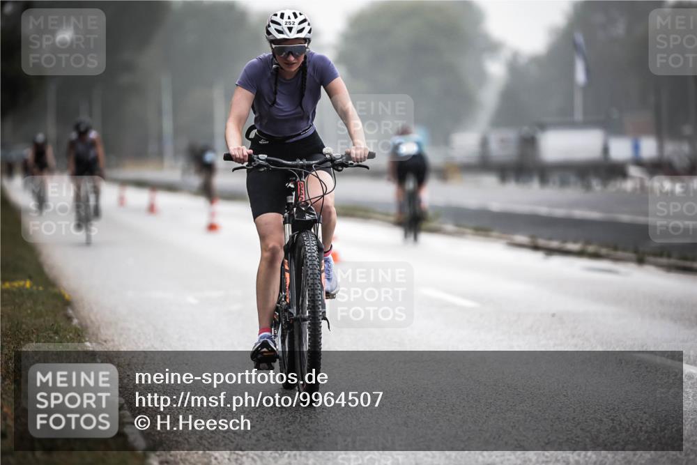 16.08.2026 - KN Förde Triathlon 2026 H.Heesch http://msf.ph/oto/9964507 16.08.2026 09:35:39 Radfahren 135, 246, 252, 263 meine-sportfotos.de