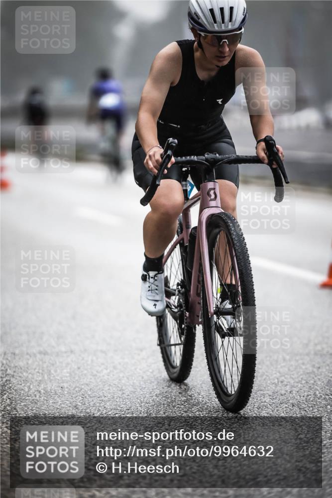 16.08.2026 - KN Förde Triathlon 2026 H.Heesch http://msf.ph/oto/9964632 16.08.2026 09:36:01 Radfahren 150, 164, 166, 178, 187, 198, 247, 261 meine-sportfotos.de