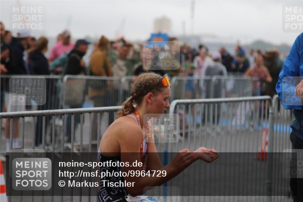 16.08.2026 - KN Förde Triathlon 2026 Markus Tischler http://msf.ph/oto/9964729 16.08.2026 10:09:18 Ziel  meine-sportfotos.de