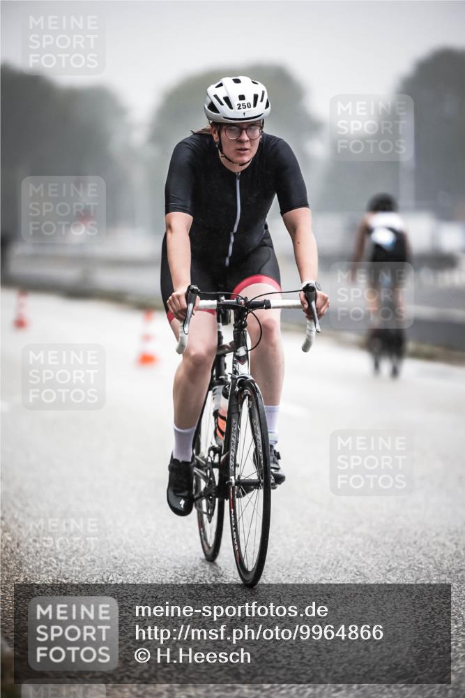 16.08.2026 - KN Förde Triathlon 2026 H.Heesch http://msf.ph/oto/9964866 16.08.2026 09:37:06 Radfahren 145, 153, 200, 250, 268 meine-sportfotos.de