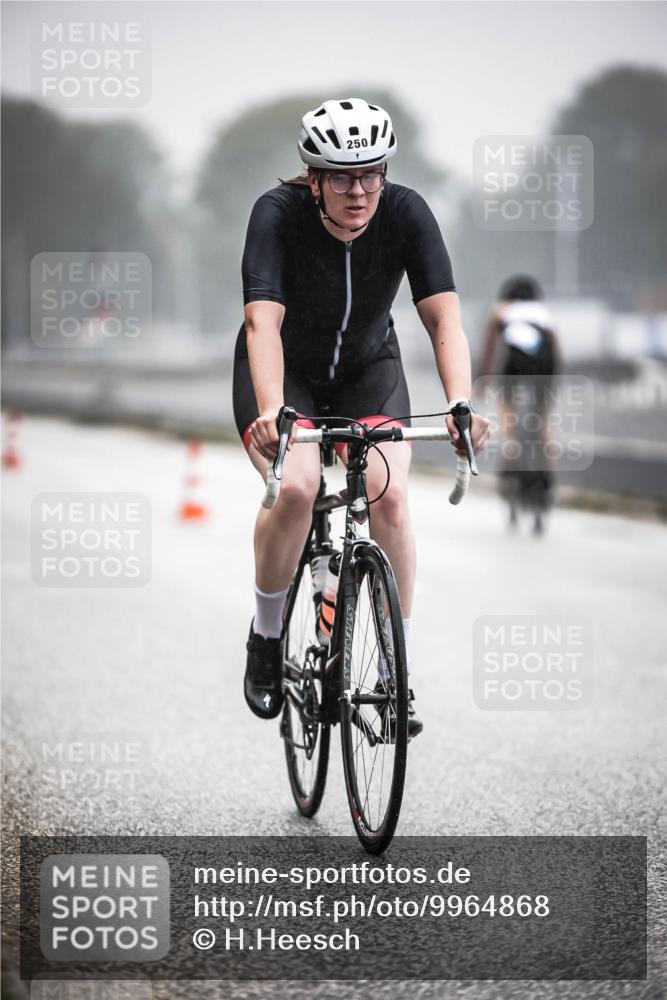 16.08.2026 - KN Förde Triathlon 2026 H.Heesch http://msf.ph/oto/9964868 16.08.2026 09:37:06 Radfahren 145, 153, 200, 250, 268 meine-sportfotos.de