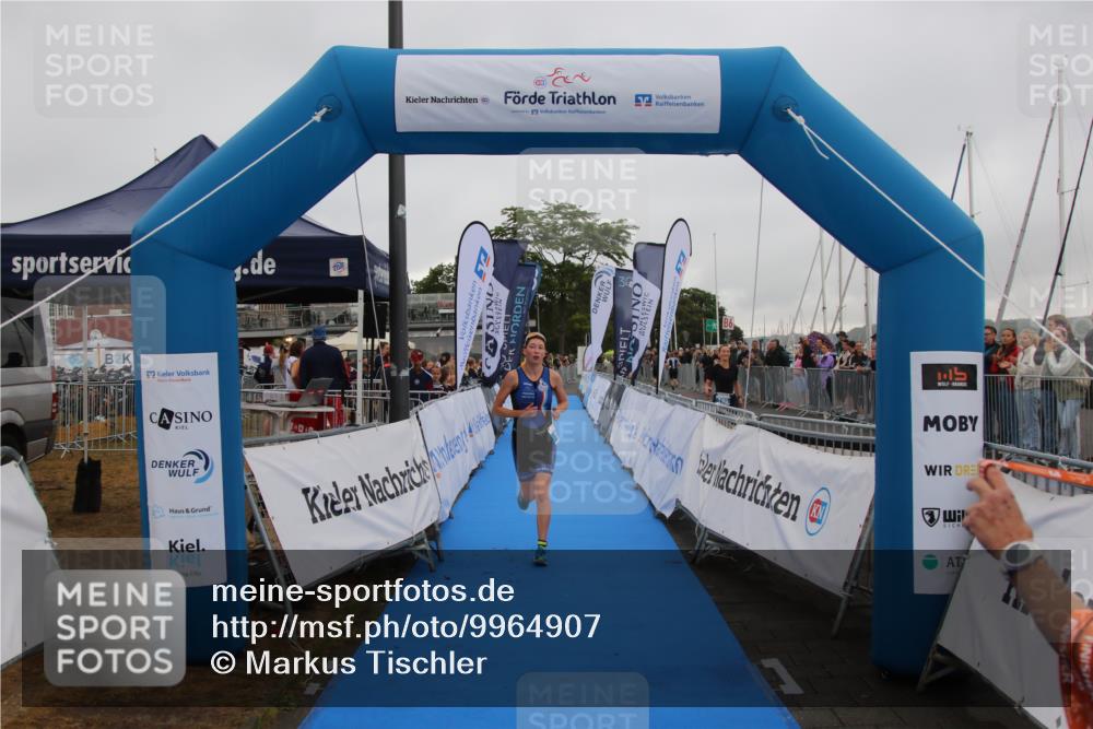 16.08.2026 - KN Förde Triathlon 2026 Markus Tischler http://msf.ph/oto/9964907 16.08.2026 10:13:35 Ziel 105, 105 meine-sportfotos.de