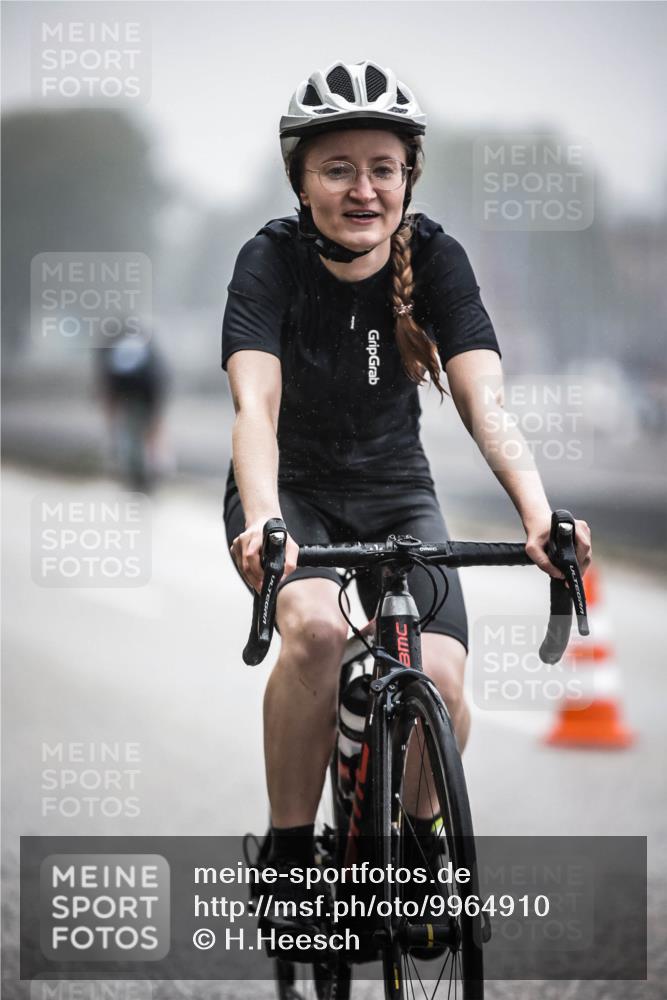 16.08.2026 - KN Förde Triathlon 2026 H.Heesch http://msf.ph/oto/9964910 16.08.2026 09:37:11 Radfahren 145, 153, 169, 200 meine-sportfotos.de