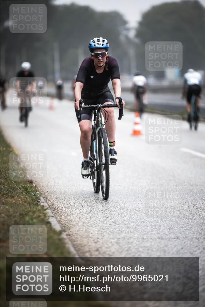 16.08.2026 - KN Förde Triathlon 2026 H.Heesch http://msf.ph/oto/9965021 16.08.2026 09:38:03 Radfahren 142, 152, 172, 184, 230, 266 meine-sportfotos.de