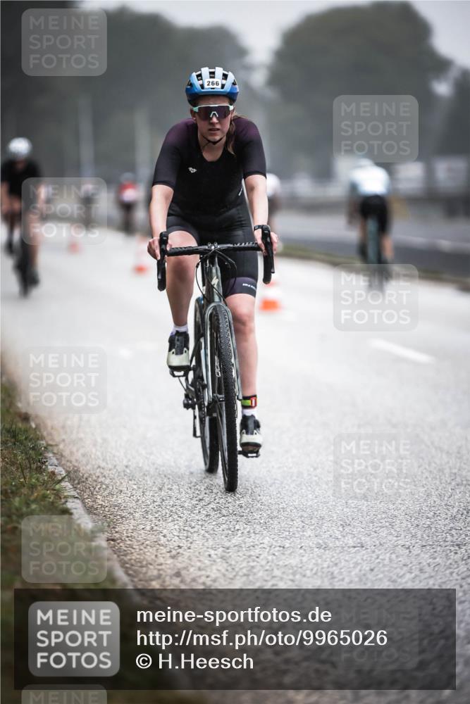 16.08.2026 - KN Förde Triathlon 2026 H.Heesch http://msf.ph/oto/9965026 16.08.2026 09:38:03 Radfahren 142, 152, 172, 184, 230, 266 meine-sportfotos.de