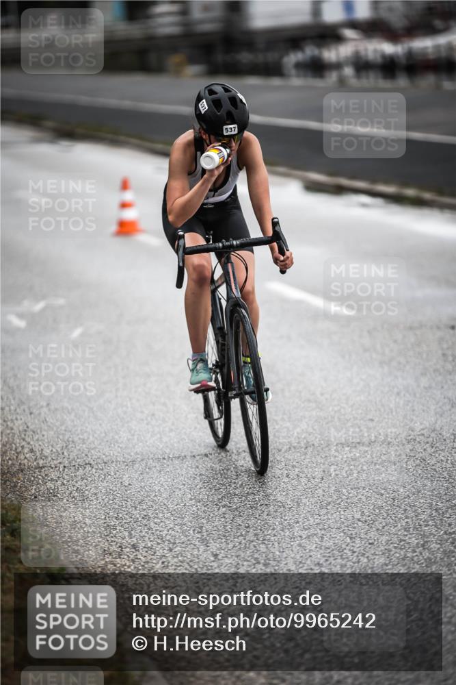 16.08.2026 - KN Förde Triathlon 2026 H.Heesch http://msf.ph/oto/9965242 16.08.2026 09:17:36 Radfahren 119, 142, 537 meine-sportfotos.de