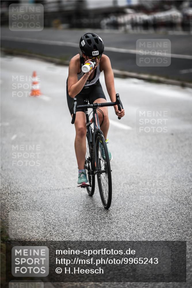 16.08.2026 - KN Förde Triathlon 2026 H.Heesch http://msf.ph/oto/9965243 16.08.2026 09:17:36 Radfahren 119, 142, 537 meine-sportfotos.de