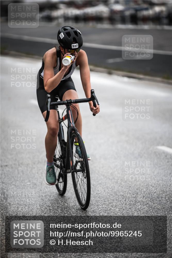 16.08.2026 - KN Förde Triathlon 2026 H.Heesch http://msf.ph/oto/9965245 16.08.2026 09:17:36 Radfahren 119, 142, 537 meine-sportfotos.de