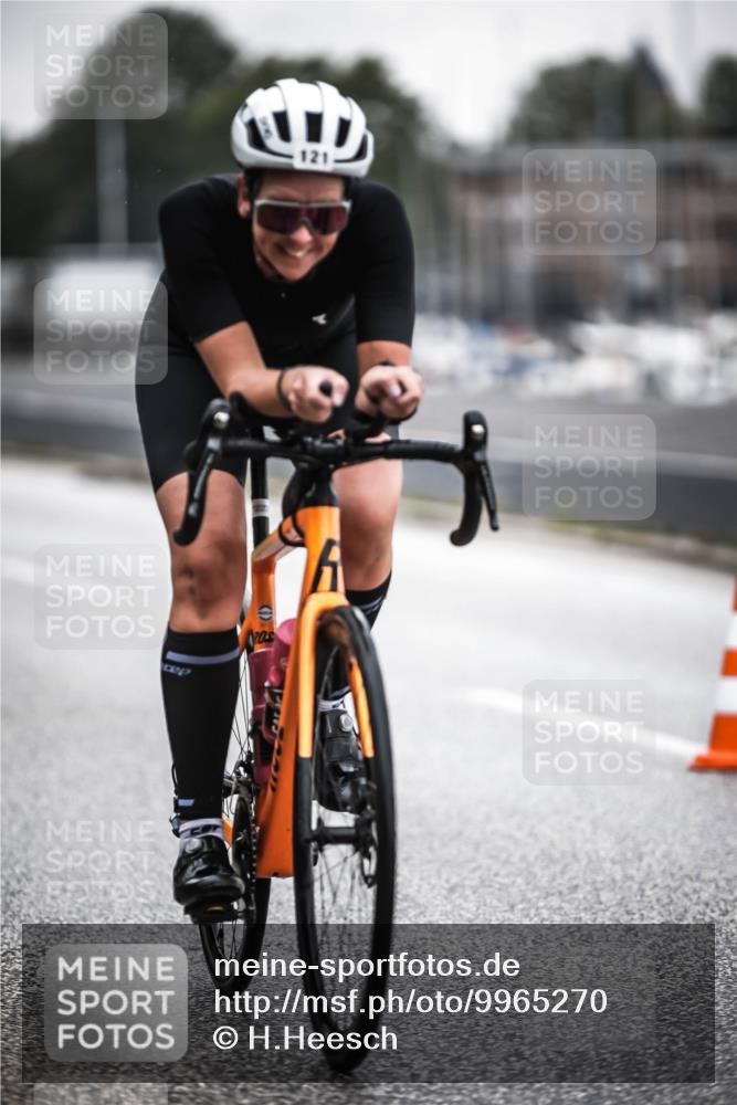 16.08.2026 - KN Förde Triathlon 2026 H.Heesch http://msf.ph/oto/9965270 16.08.2026 09:19:53 Radfahren 121 meine-sportfotos.de