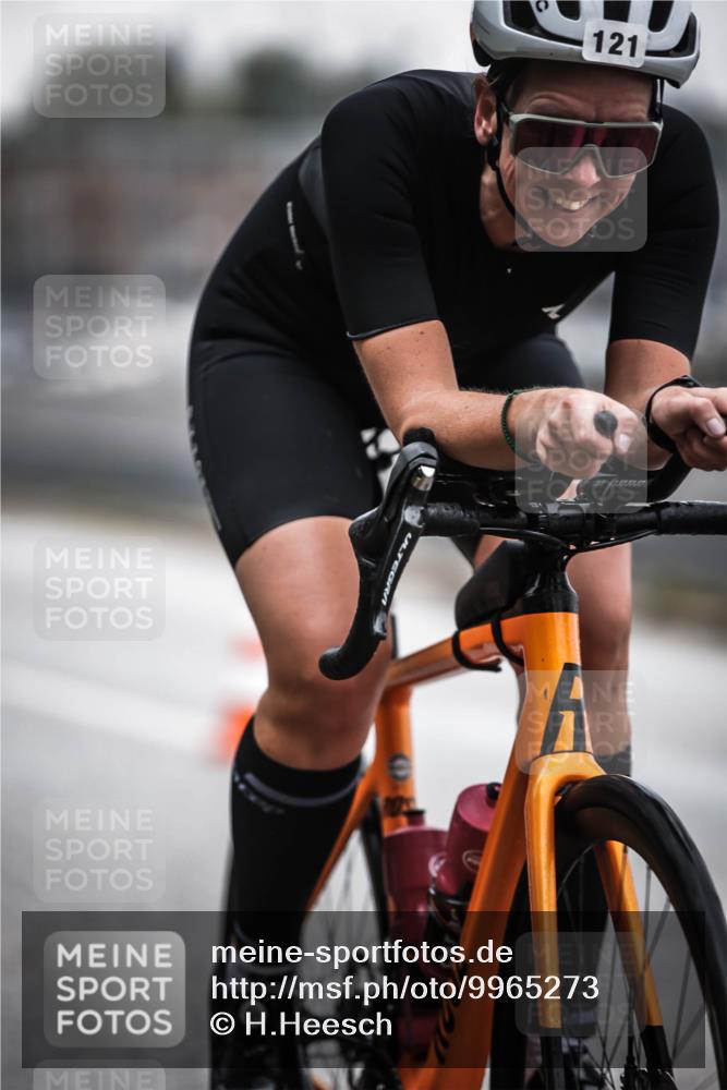 16.08.2026 - KN Förde Triathlon 2026 H.Heesch http://msf.ph/oto/9965273 16.08.2026 09:19:53 Radfahren 121 meine-sportfotos.de