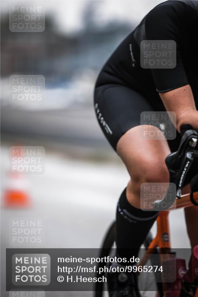 16.08.2026 - KN Förde Triathlon 2026 H.Heesch http://msf.ph/oto/9965274 16.08.2026 09:19:53 Radfahren 121 meine-sportfotos.de