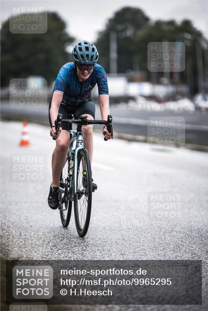 16.08.2026 - KN Förde Triathlon 2026 H.Heesch http://msf.ph/oto/9965295 16.08.2026 09:20:04 Radfahren 127, 129, 142, 148 meine-sportfotos.de