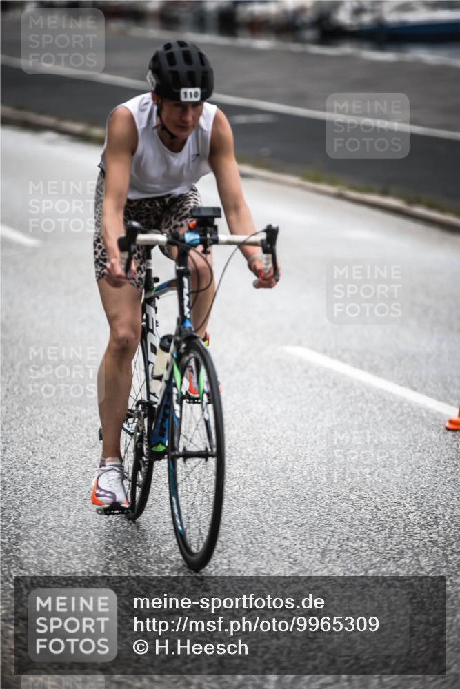 16.08.2026 - KN Förde Triathlon 2026 H.Heesch http://msf.ph/oto/9965309 16.08.2026 09:20:17 Radfahren 110, 113 meine-sportfotos.de
