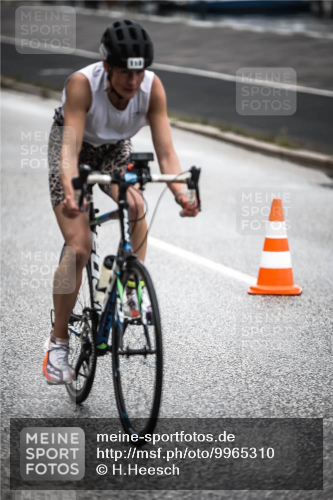 16.08.2026 - KN Förde Triathlon 2026 H.Heesch http://msf.ph/oto/9965310 16.08.2026 09:20:17 Radfahren 110, 113 meine-sportfotos.de