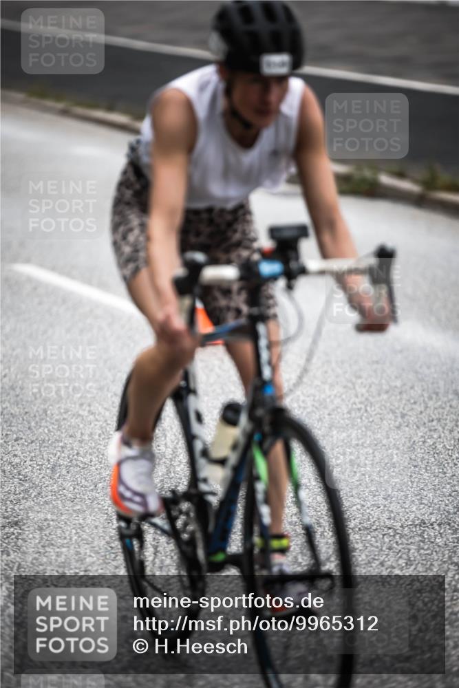 16.08.2026 - KN Förde Triathlon 2026 H.Heesch http://msf.ph/oto/9965312 16.08.2026 09:20:17 Radfahren 110, 113 meine-sportfotos.de