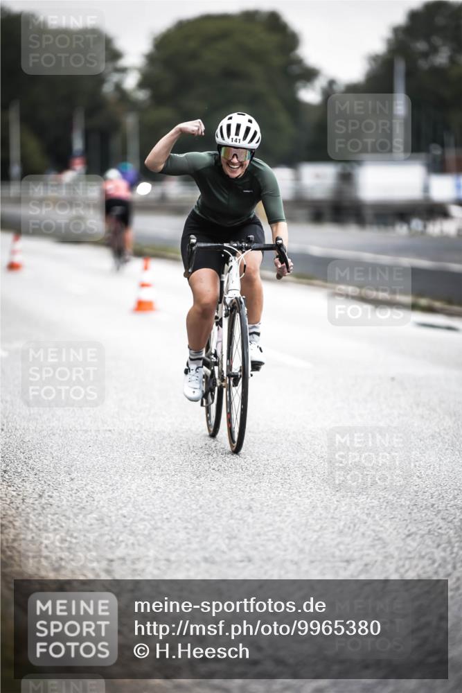 16.08.2026 - KN Förde Triathlon 2026 H.Heesch http://msf.ph/oto/9965380 16.08.2026 09:22:03 Radfahren 141, 162 meine-sportfotos.de