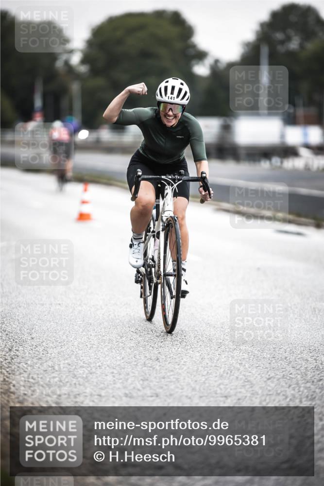 16.08.2026 - KN Förde Triathlon 2026 H.Heesch http://msf.ph/oto/9965381 16.08.2026 09:22:03 Radfahren 141, 162 meine-sportfotos.de