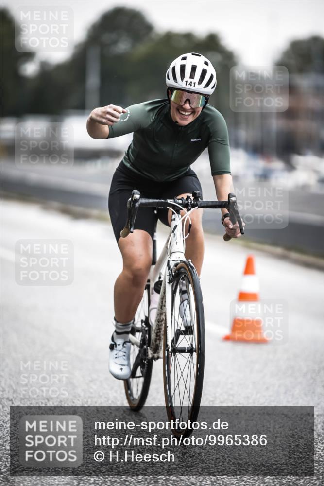 16.08.2026 - KN Förde Triathlon 2026 H.Heesch http://msf.ph/oto/9965386 16.08.2026 09:22:04 Radfahren 141, 162 meine-sportfotos.de