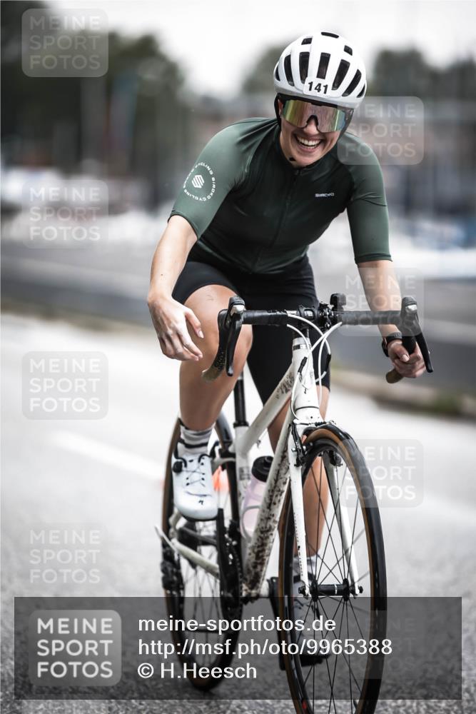 16.08.2026 - KN Förde Triathlon 2026 H.Heesch http://msf.ph/oto/9965388 16.08.2026 09:22:04 Radfahren 141, 162 meine-sportfotos.de