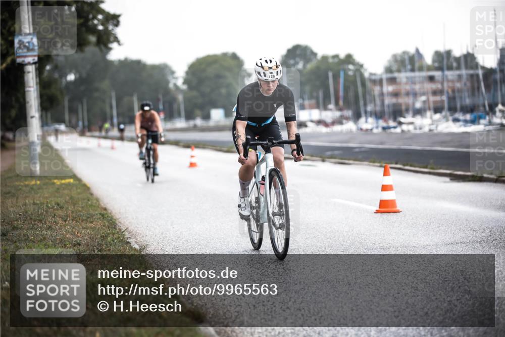 16.08.2026 - KN Förde Triathlon 2026 H.Heesch http://msf.ph/oto/9965563 16.08.2026 09:24:06 Radfahren 105, 108, 120, 154 meine-sportfotos.de
