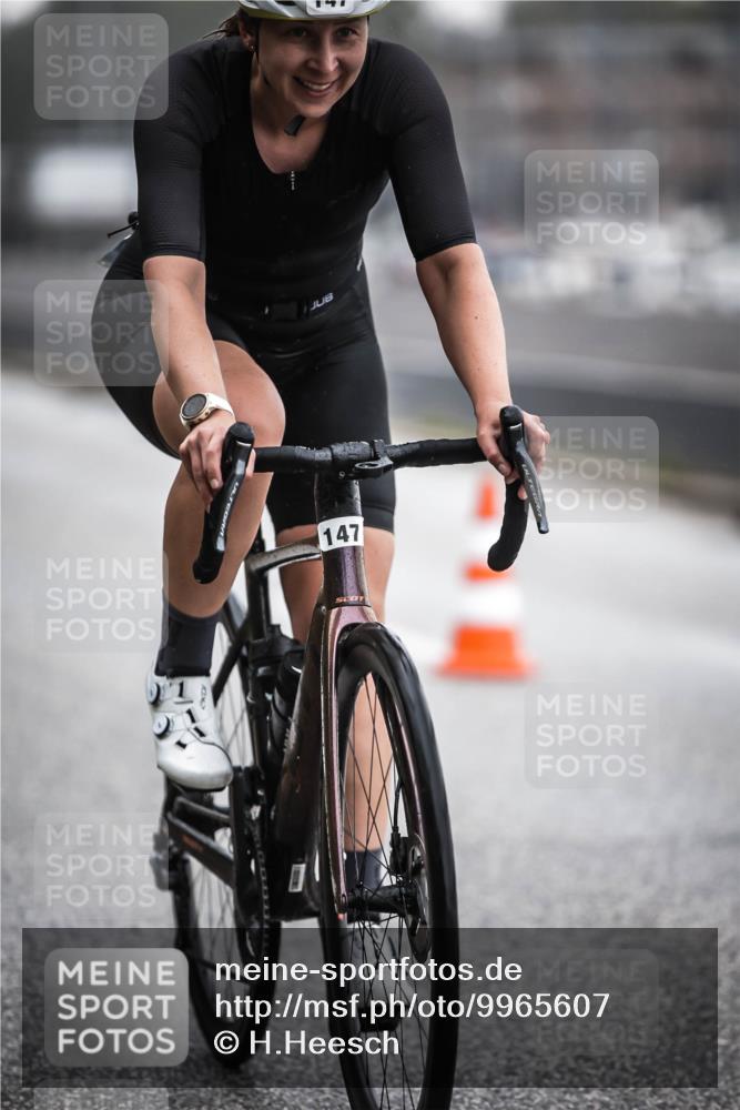 16.08.2026 - KN Förde Triathlon 2026 H.Heesch http://msf.ph/oto/9965607 16.08.2026 09:24:20 Radfahren 147, 175, 183, 197 meine-sportfotos.de
