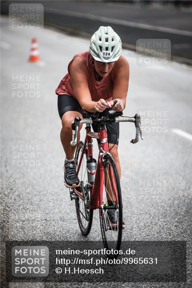 16.08.2026 - KN Förde Triathlon 2026 H.Heesch http://msf.ph/oto/9965631 16.08.2026 09:24:42 Radfahren 124, 158, 162 meine-sportfotos.de