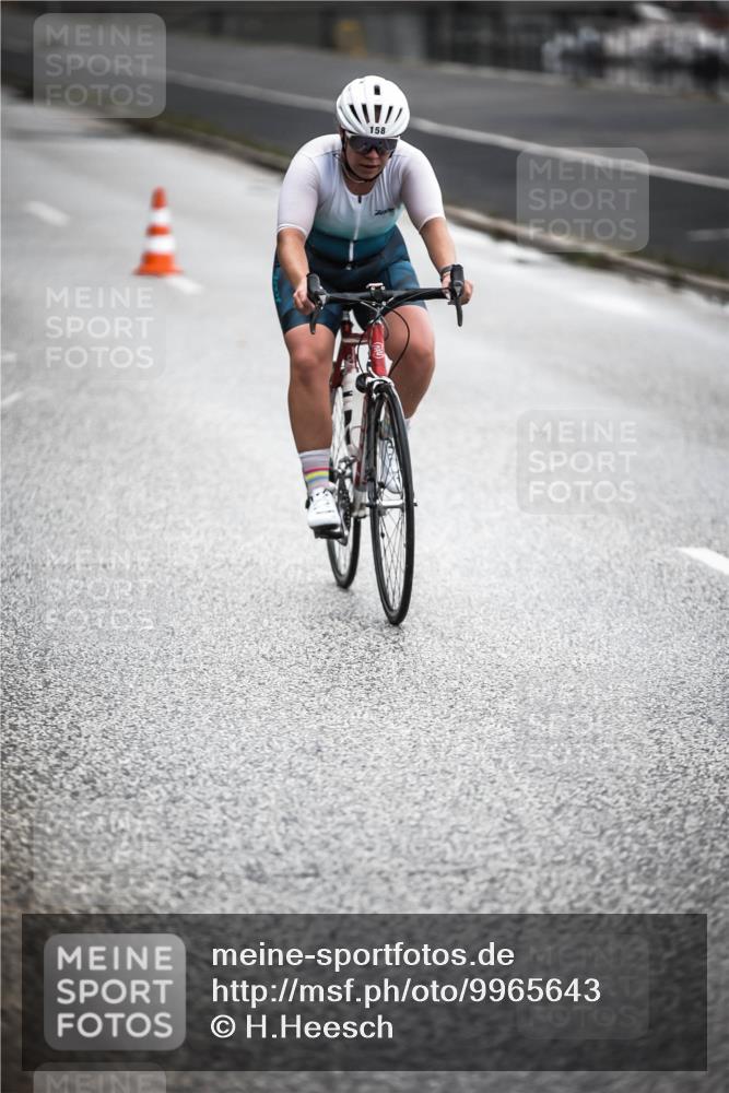 16.08.2026 - KN Förde Triathlon 2026 H.Heesch http://msf.ph/oto/9965643 16.08.2026 09:24:45 Radfahren 124, 138, 158, 162, 189 meine-sportfotos.de