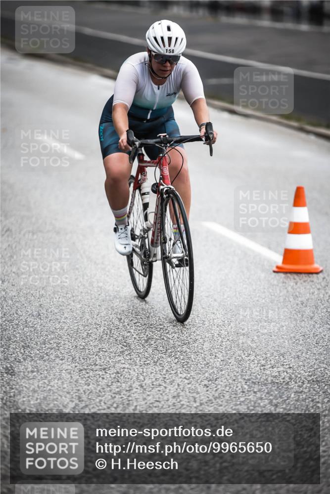 16.08.2026 - KN Förde Triathlon 2026 H.Heesch http://msf.ph/oto/9965650 16.08.2026 09:24:45 Radfahren 124, 138, 158, 162, 189 meine-sportfotos.de