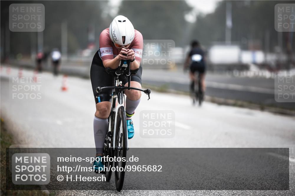 16.08.2026 - KN Förde Triathlon 2026 H.Heesch http://msf.ph/oto/9965682 16.08.2026 09:25:04 Radfahren 165, 168 meine-sportfotos.de