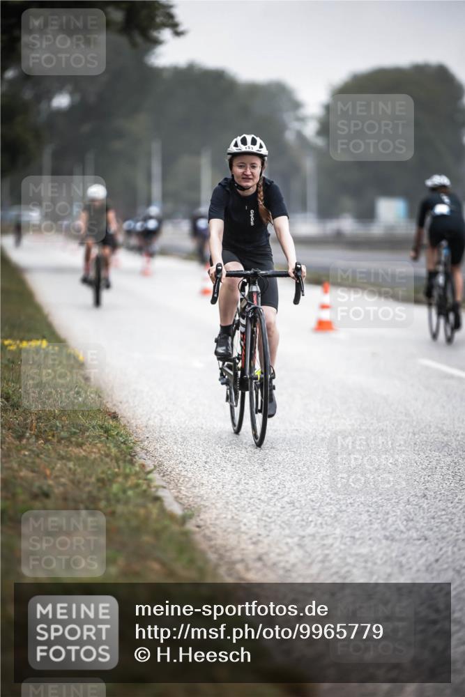 16.08.2026 - KN Förde Triathlon 2026 H.Heesch http://msf.ph/oto/9965779 16.08.2026 09:25:42 Radfahren 115, 139, 145, 153, 163, 225 meine-sportfotos.de