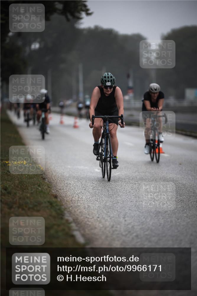 16.08.2026 - KN Förde Triathlon 2026 H.Heesch http://msf.ph/oto/9966171 16.08.2026 09:28:03 Radfahren 103, 110, 113, 114, 146, 164, 174, 190, 192, 194, 198, 239 meine-sportfotos.de