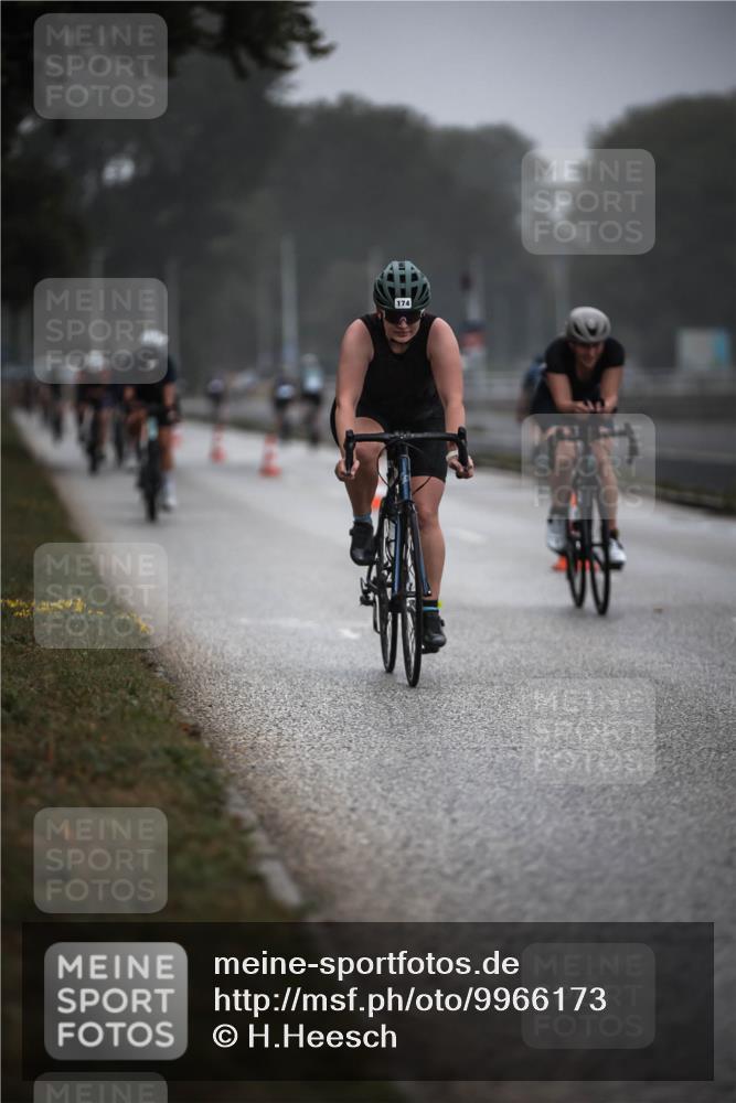 16.08.2026 - KN Förde Triathlon 2026 H.Heesch http://msf.ph/oto/9966173 16.08.2026 09:28:03 Radfahren 103, 110, 113, 114, 146, 164, 174, 190, 192, 194, 198, 239 meine-sportfotos.de