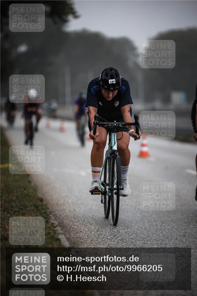 16.08.2026 - KN Förde Triathlon 2026 H.Heesch http://msf.ph/oto/9966205 16.08.2026 09:28:07 Radfahren 110, 113, 114, 169, 174, 190, 194, 198, 225, 239 meine-sportfotos.de