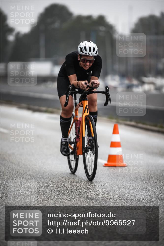 16.08.2026 - KN Förde Triathlon 2026 H.Heesch http://msf.ph/oto/9966527 16.08.2026 09:29:54 Radfahren 121, 181, 206, 229 meine-sportfotos.de