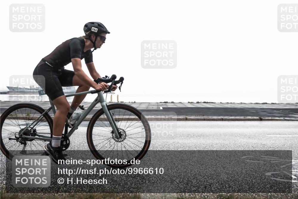 16.08.2026 - KN Förde Triathlon 2026 H.Heesch http://msf.ph/oto/9966610 16.08.2026 09:39:15 Radfahren 103, 117, 118, 177, 194, 203, 260 meine-sportfotos.de