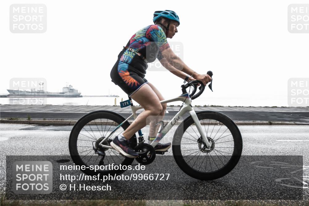 16.08.2026 - KN Förde Triathlon 2026 H.Heesch http://msf.ph/oto/9966727 16.08.2026 09:41:44 Radfahren 107, 117, 118, 126, 129, 171, 180, 211 meine-sportfotos.de