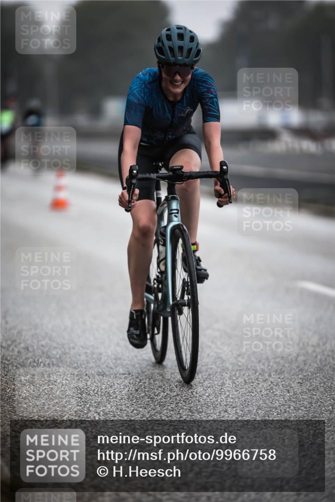 16.08.2026 - KN Förde Triathlon 2026 H.Heesch http://msf.ph/oto/9966758 16.08.2026 09:30:21 Radfahren 142, 146, 235 meine-sportfotos.de