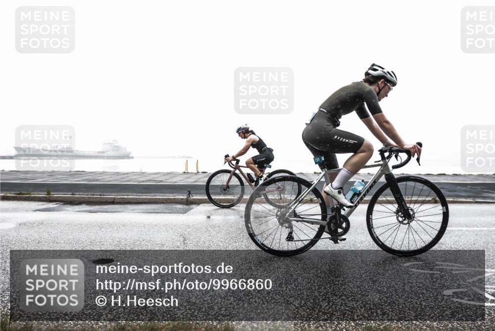 16.08.2026 - KN Förde Triathlon 2026 H.Heesch http://msf.ph/oto/9966860 16.08.2026 09:44:13 Radfahren 130, 131, 235, 245, 251, 805 meine-sportfotos.de