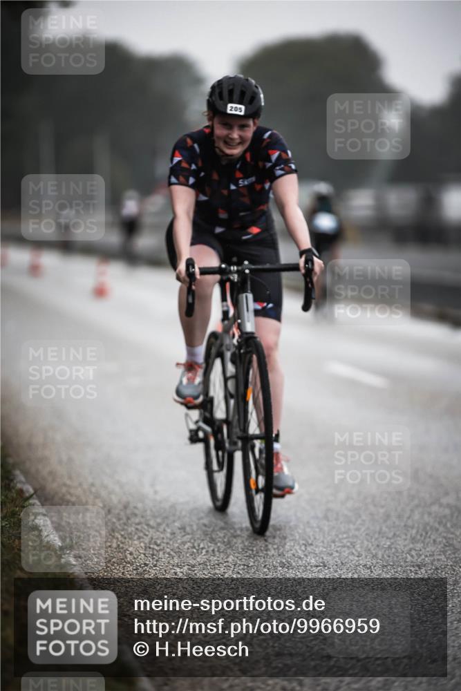 16.08.2026 - KN Förde Triathlon 2026 H.Heesch http://msf.ph/oto/9966959 16.08.2026 09:30:50 Radfahren 129, 141, 149, 160, 205 meine-sportfotos.de